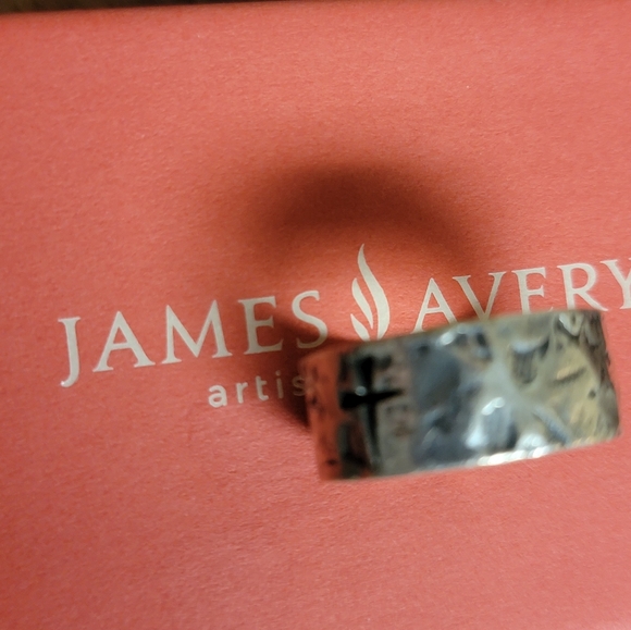 James Avery Mens Ring 9.5 Heavy solid hammered ring in very good condition